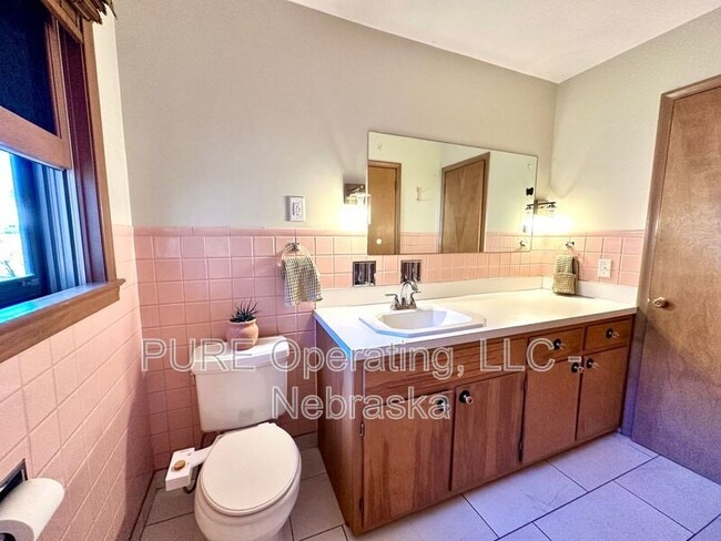 Building Photo - 1024 N 74th Ave