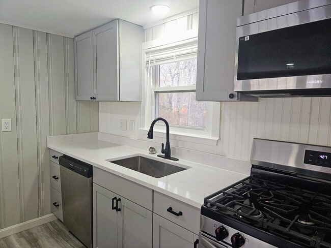 Building Photo - 3 Aspinet Rd