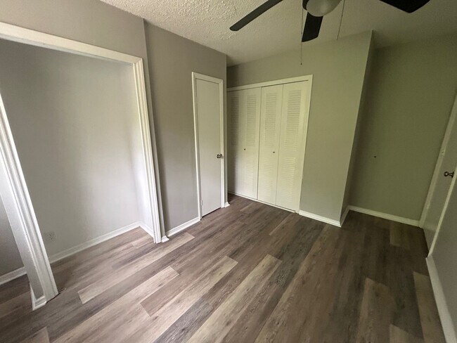 Building Photo - 240-26 Jamil Road, Columbia, SC 29210