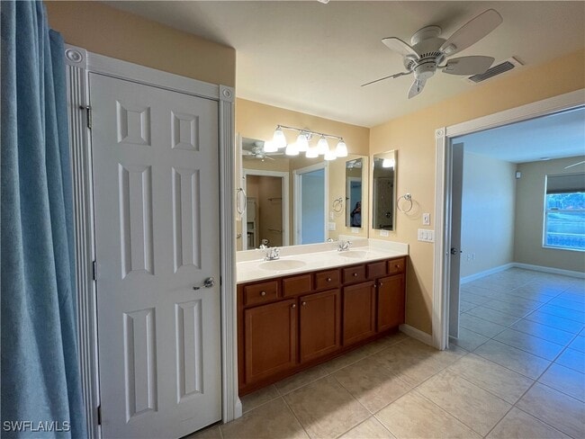 Building Photo - 8642 Genova Ct