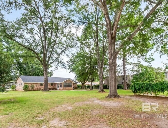 Building Photo - 4 Confederate Dr S