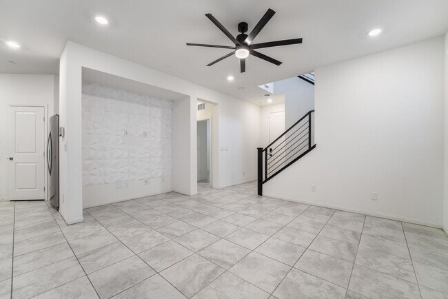 Building Photo - Modern Living in Inspirada Community!