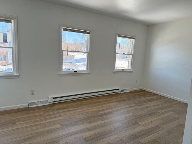 Building Photo - Beautiful 2-Bedroom 1.5 Bathroom Home in Elizabethtown School District!