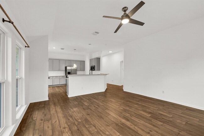 Building Photo - 8031 Clarion Way