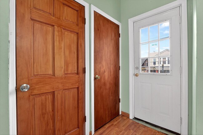 Building Photo - 281 Fulton Ave