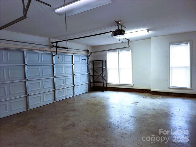 Building Photo - 1901 Timber Ln Dr