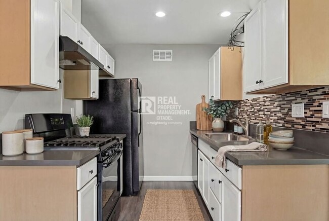 Building Photo - 23072 Via Pimiento-