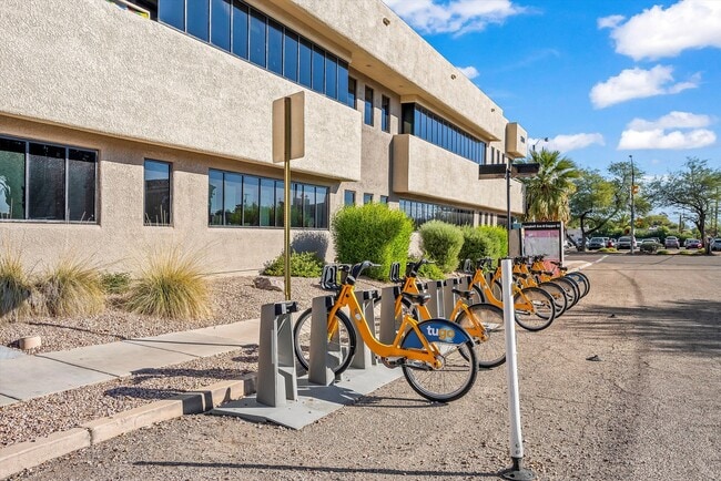 Building Photo - 2604 N Martin Ave