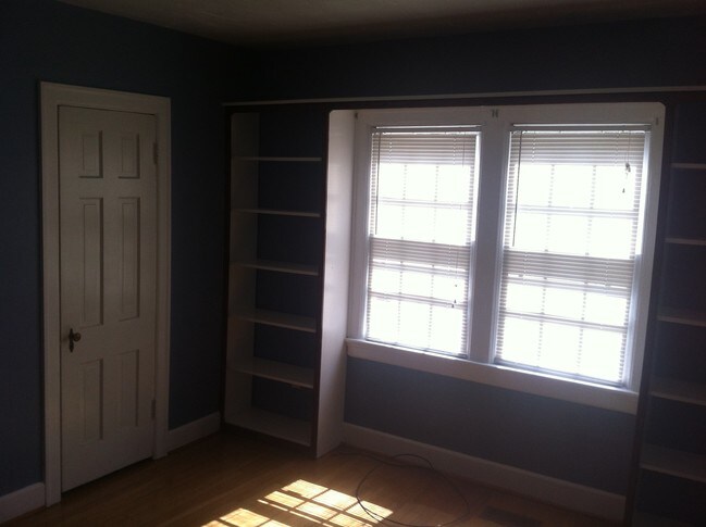 Building Photo - 205 Westwood Ct
