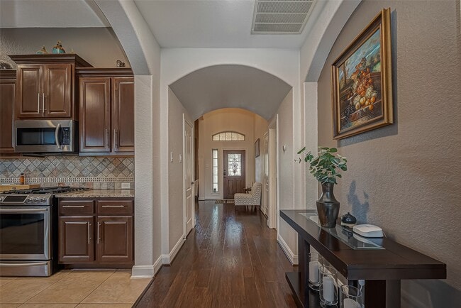 Building Photo - 6306 Hidden Alley Dr