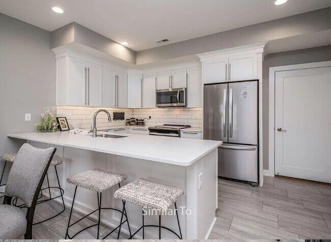 Building Photo - Beautiful 3BR 2.5ba Townhome in Waukee, IA