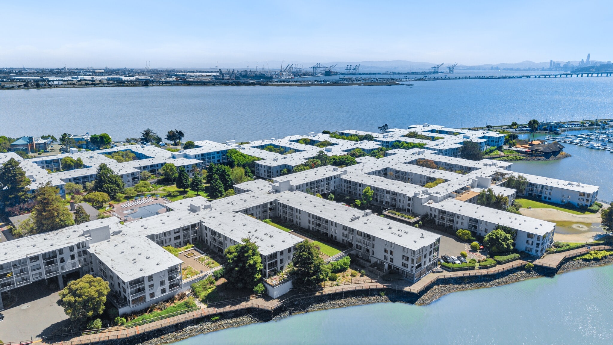 Building Photo - 4 Admiral Dr
