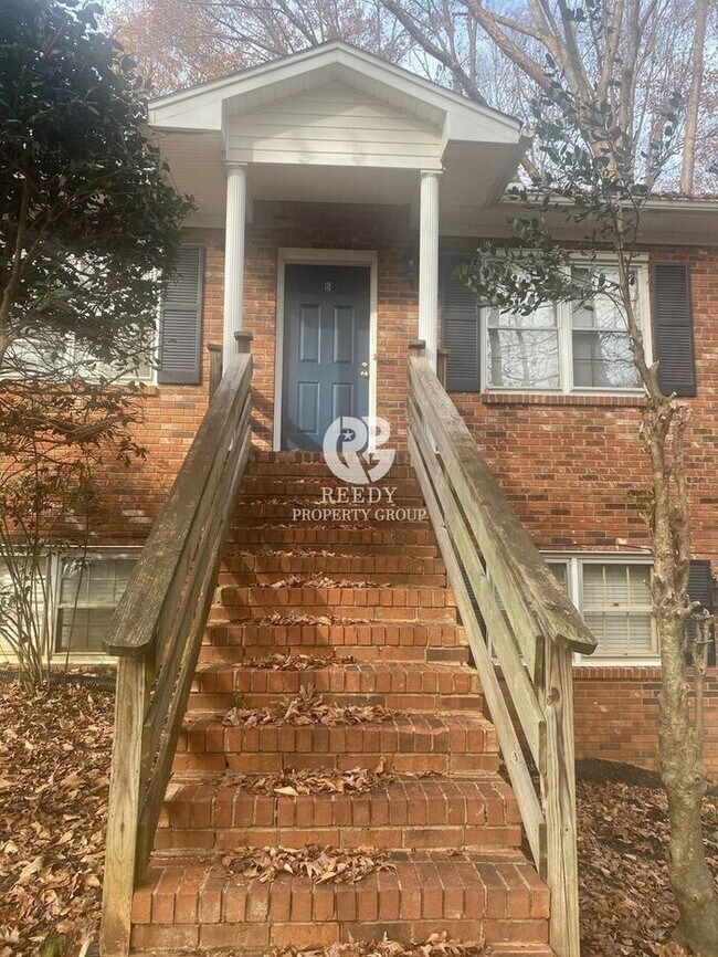Spacious 2 bed, 1 bath Duplex in Spartanburg! 138 Hidden Hill Rd