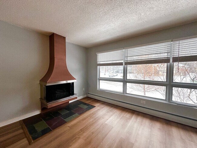 Building Photo - k933w