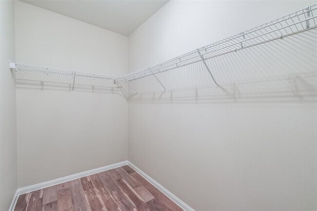 Building Photo - 5114 Harbor Palm Dr
