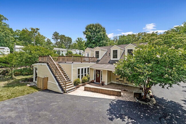 Building Photo - 7712 Dolly Dr