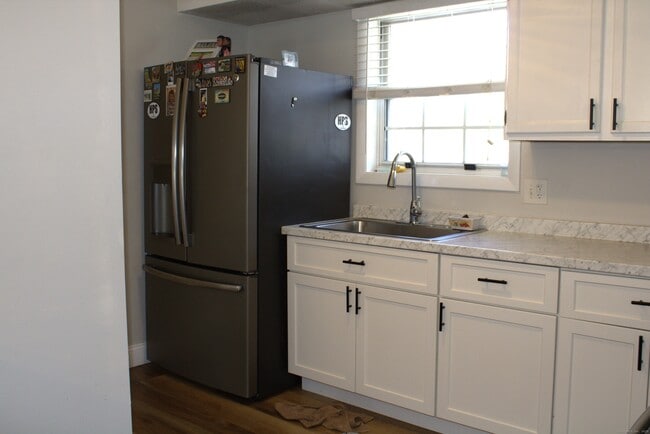 Building Photo - 607 Spring Meadow Rd