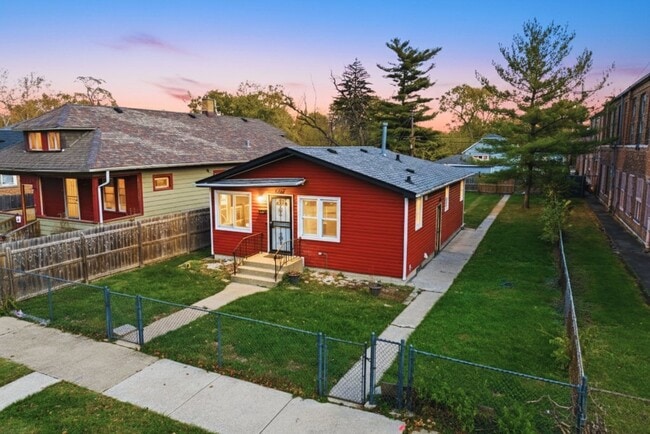 Primary Photo - 14921 Lincoln Ave