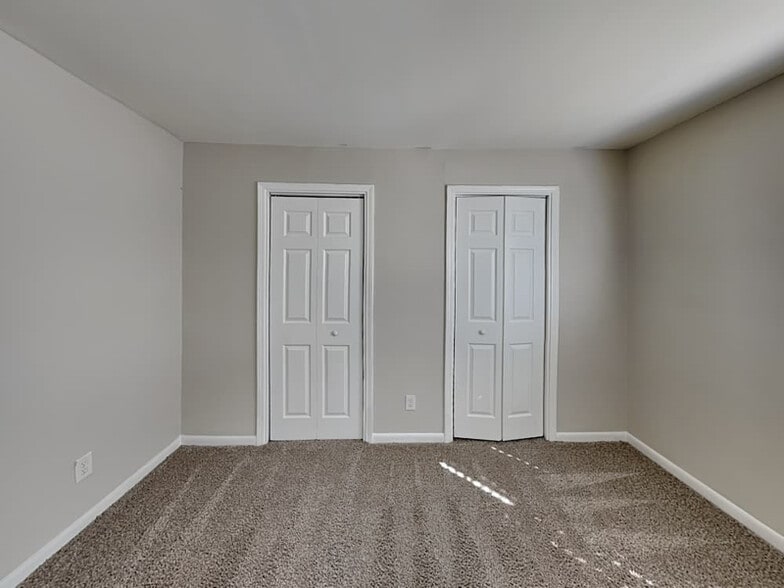 Building Photo - 335 Dartmouth Dr SW