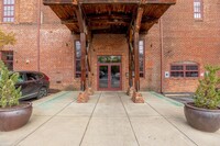 Building Photo - 815 Porter St