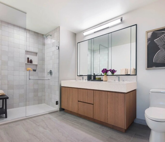 Building Photo - 122 N Green St