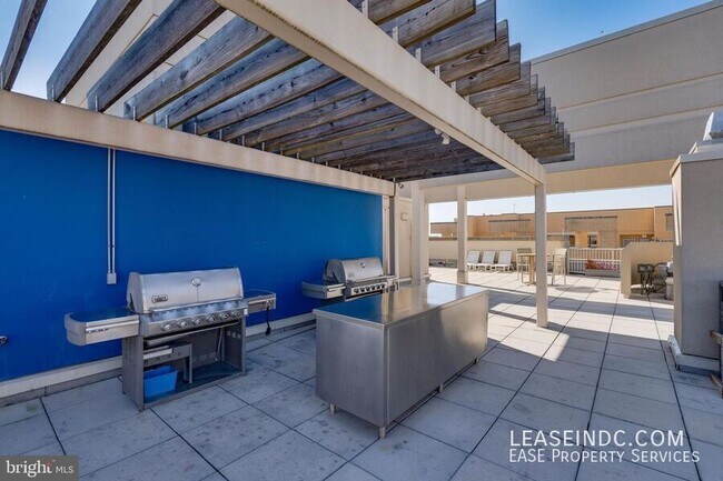 Building Photo - 811 4th St NW