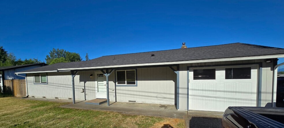 Building Photo - 2954 Hoover Ave SE