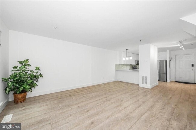 Building Photo - 16110 Hayshire Ct