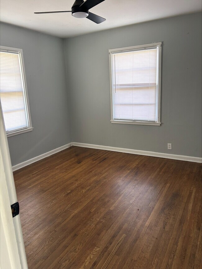 Upstairs Back Bedroom - 1308 E Catalina St