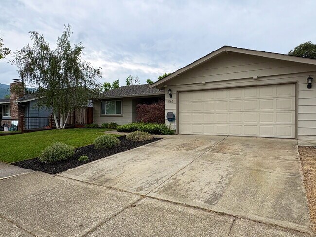 Building Photo - Spacious 3 Bedroom Gilroy Home with AC  & Attached Garage