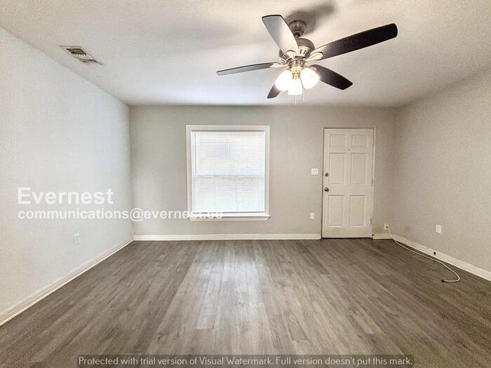 Building Photo - 300 S Palermo Ave