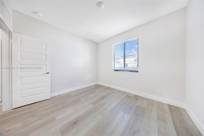 Building Photo - 4856 NW 83rd Pkwy
