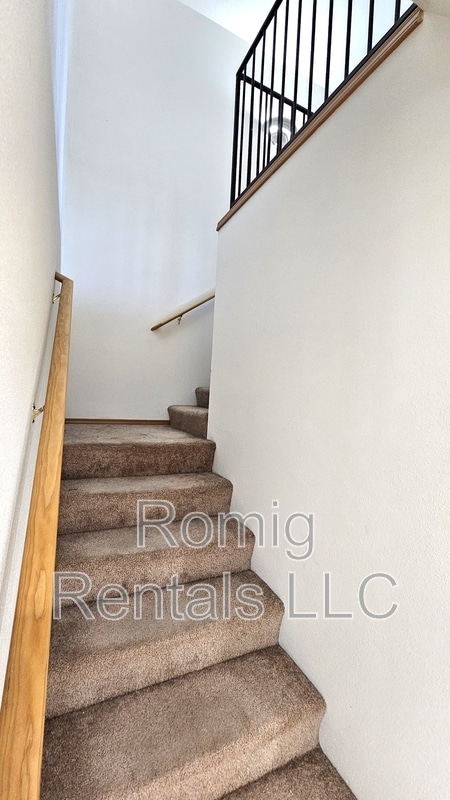 Building Photo - 8102 NE 36th Ct