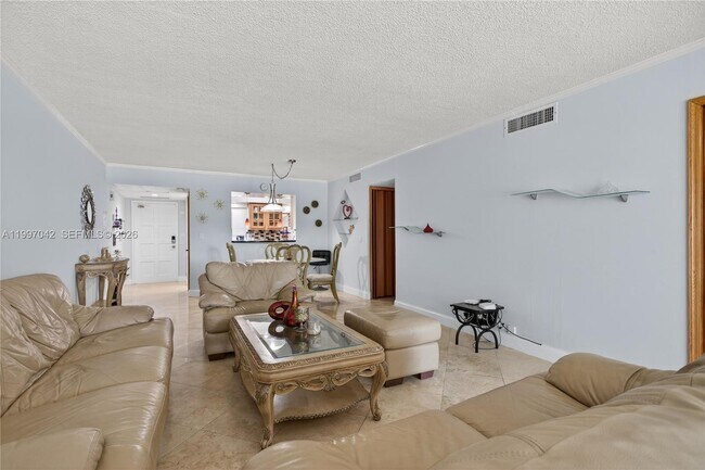 Building Photo - 2671 S Course Dr