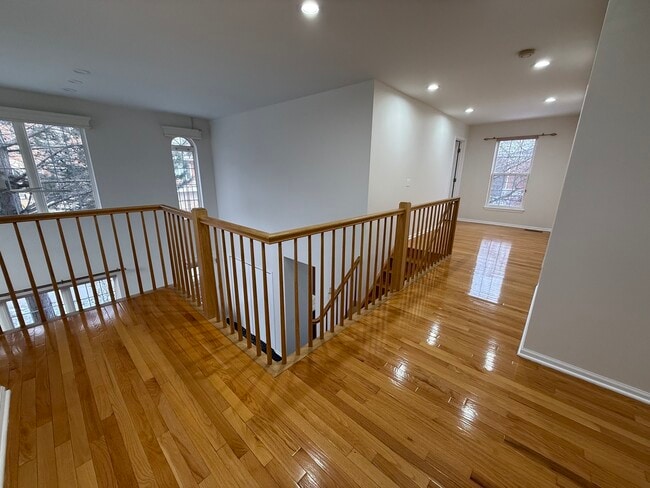 Building Photo - 362 Town Pl Cir