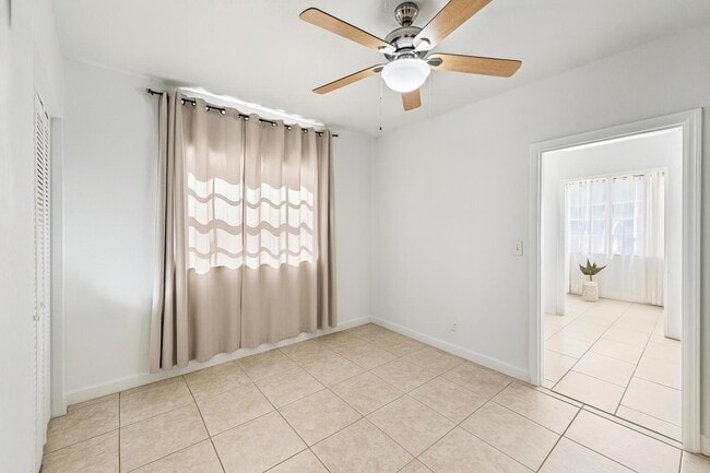 Building Photo - 423 Kern St