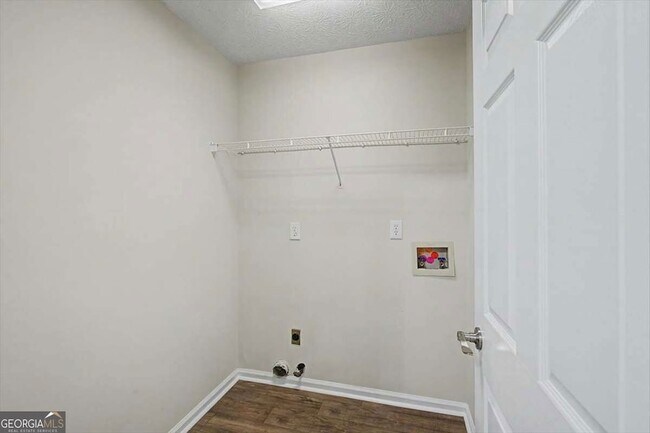 Building Photo - 1590 Waterway Pl SW