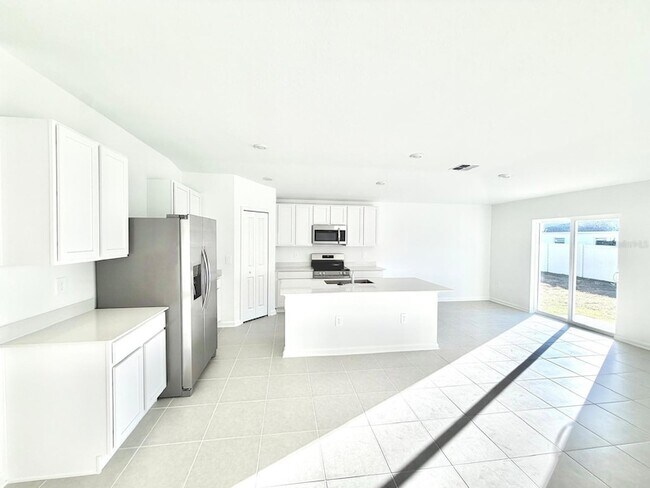 Building Photo - 2122 Chris Dr