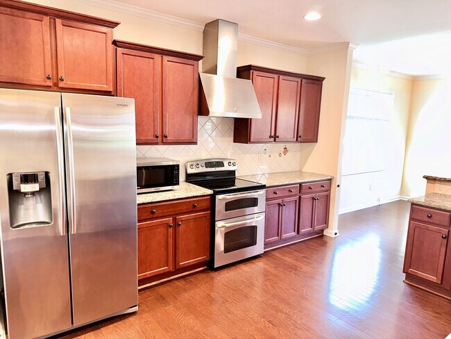 Building Photo - Beautiful home in Everwood!