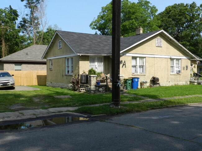 Building Photo - 1019 Frank St