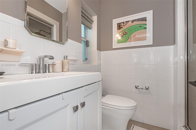 Building Photo - 375 Harbor Ct