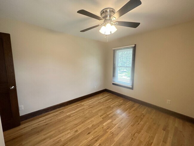 Building Photo - 2174 Arlington Ave