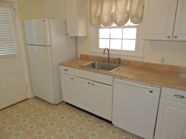 Building Photo - 1010 Evans Rd