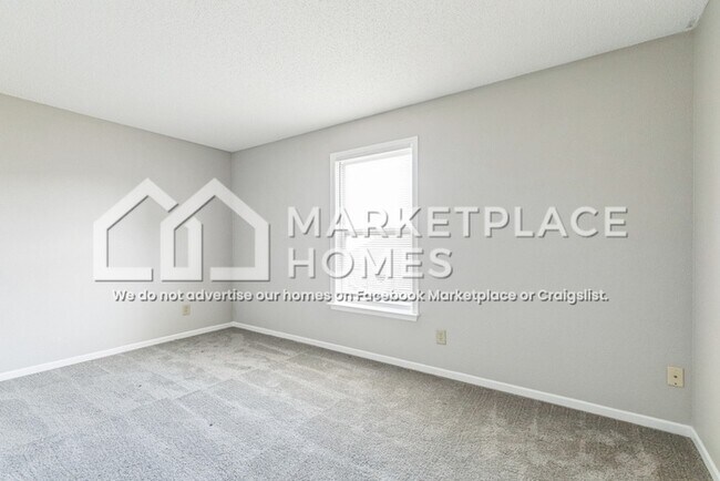 Building Photo - 10760 August Dr