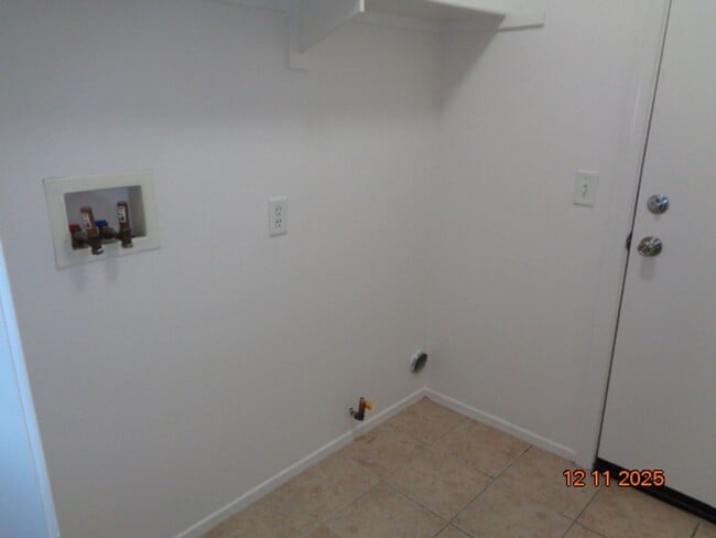 Building Photo - Beautiful 2 Story West Lancaster Home Built in 2003 with 2843 sq. ft.