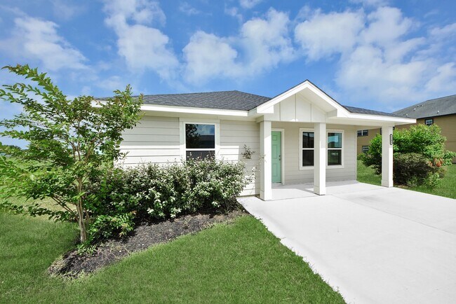 Building Photo - 1105 W Bayshore Dr