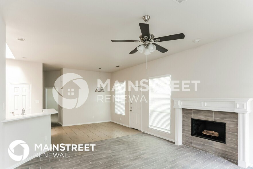 Building Photo - 700 Shady Meadow Ln