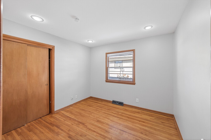 Building Photo - 1810 Ulysses St NE