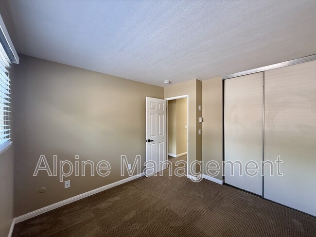 Building Photo - 2657 Kentworth Way