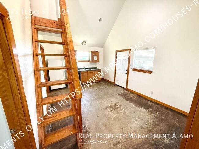 Building Photo - 573 TX-97